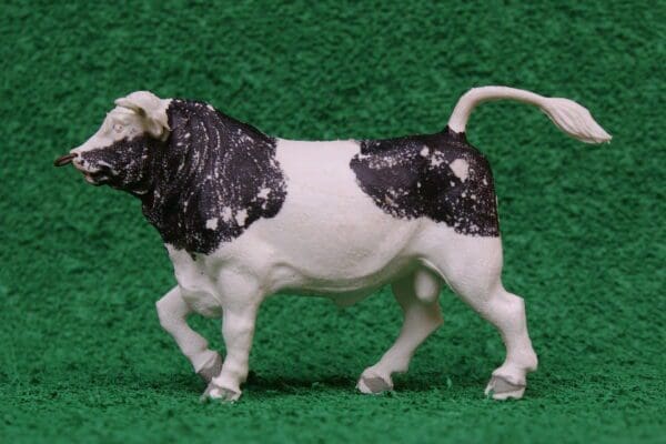 NEW! Britains Polythene Plastic Bull - Friesian Breed - Image 3