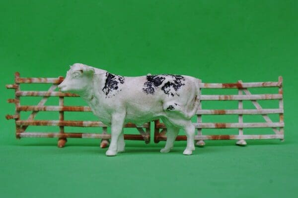 SOLD Taylor & Sons Bull and Unusual MARBLED Farm Fences