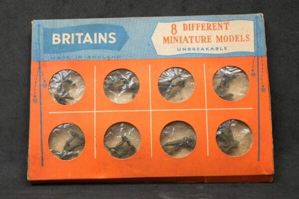 SOLD Britains Lilliput "OO/HO" Series Khaki soldiers Wallet Pack
