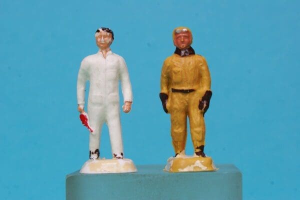 Barrett & Sons Scarce Airman & Mechanic - 40mm scale Figures