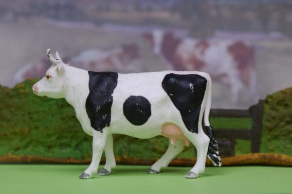 SOLD Herald Standing Cow (Friesian breed) - Superb!