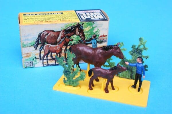 SOLD Britains Mini-Set Boy & Horses - Boxed!