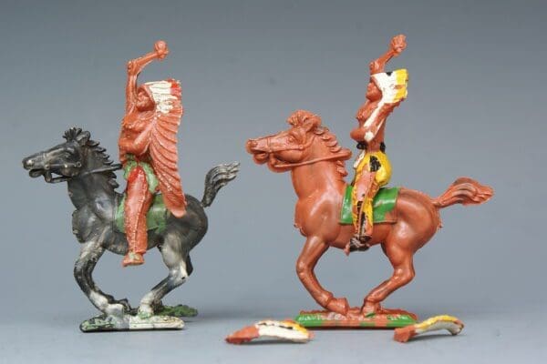 Cherilea 40mm Mounted Indians with Tomahawks