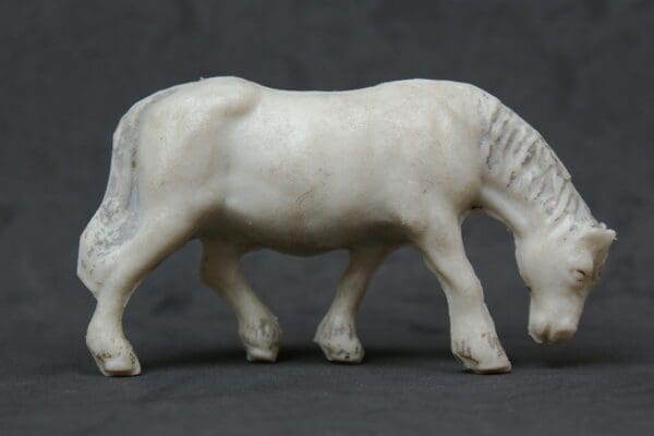 SOLD Timpo Shire Horse Feeding (Lead Mould) - WHITE Plastic!