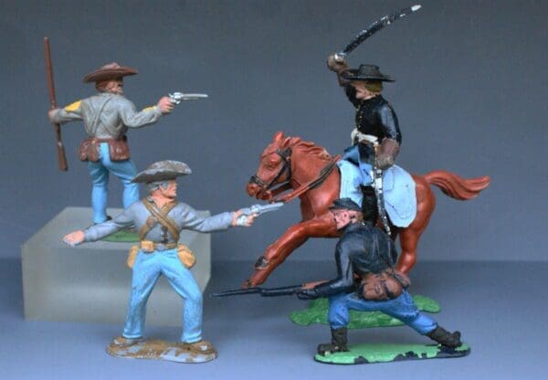 SOLD Timpo ACW Mounted Union Officer plus Infantry