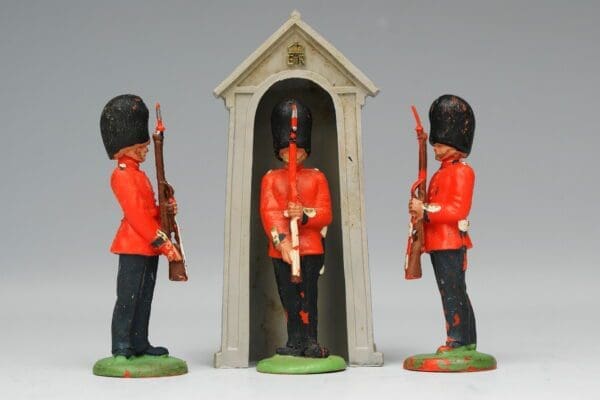 SOLD Herald Guardsmen Presenting Arms and Sentry Box