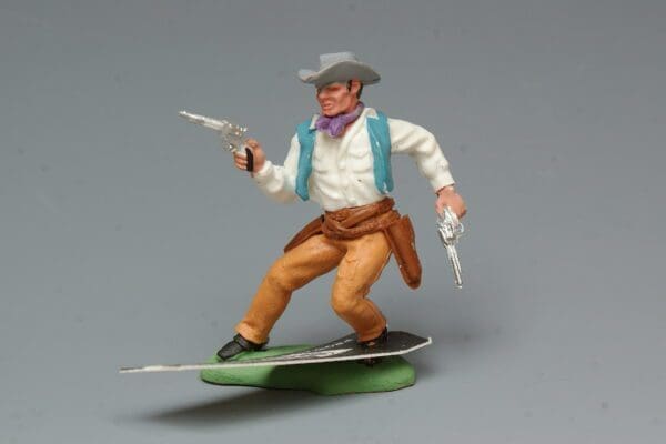 Herald Swoppet Cowboy Twin Guns w/Shop Tag