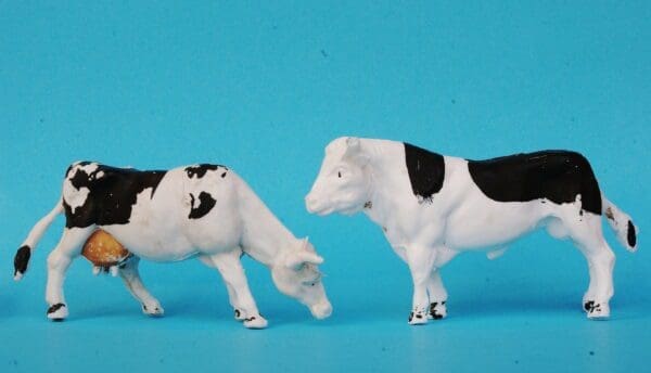 SOLD Cherilea 60mm Farm - RARE Friesian Bull & Cow