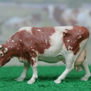 SOLD Herald Ayrshire Cow Feeding (Leg Repaired)