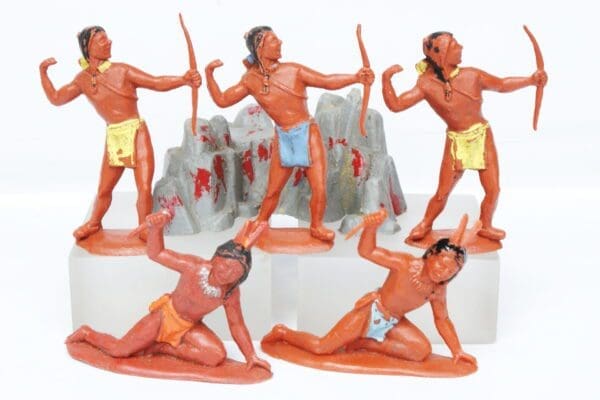 SOLD Gemodels Indians with Bow and Kneeling with Knife