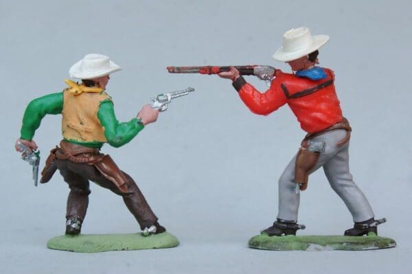 NEW! Herald Swoppet Cowboys Firing Rifle & Twin Guns - Image 3