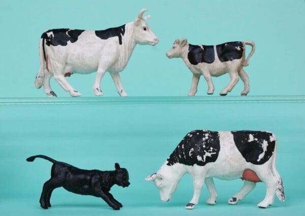 SOLD Timpo Cows & Calves - Black Friesian Markings