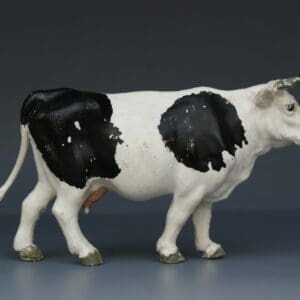 SOLD Britains Lead Mould Cow - Early SMOOTH Plastic