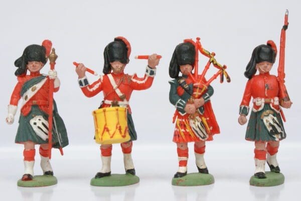 SOLD Herald Black Watch Highlanders 4 Figure Set