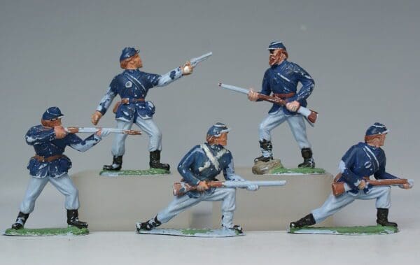 Timpo Set of ACW Union Infantry - LIGHT BLUE Plastic