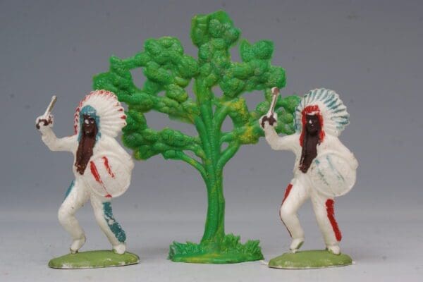 SOLD Speedwell/UNA Smaller Indians - White Plastic