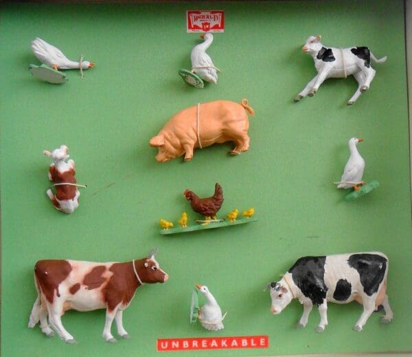 SOLD Herald Farm Box Set - Rare in this Condition! - Image 3