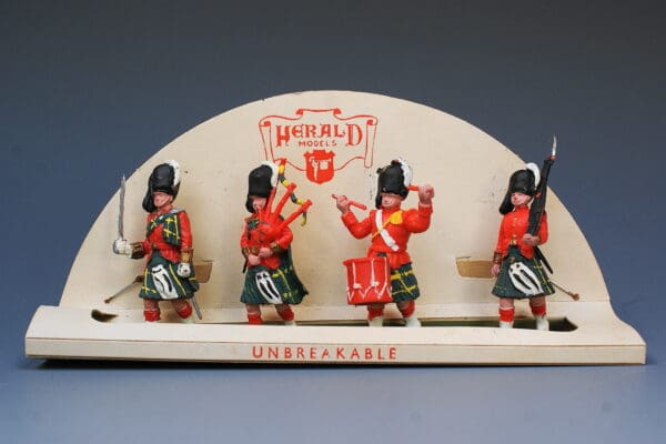 Britains Herald Gordon Highlanders “Half-Moon” Display Card