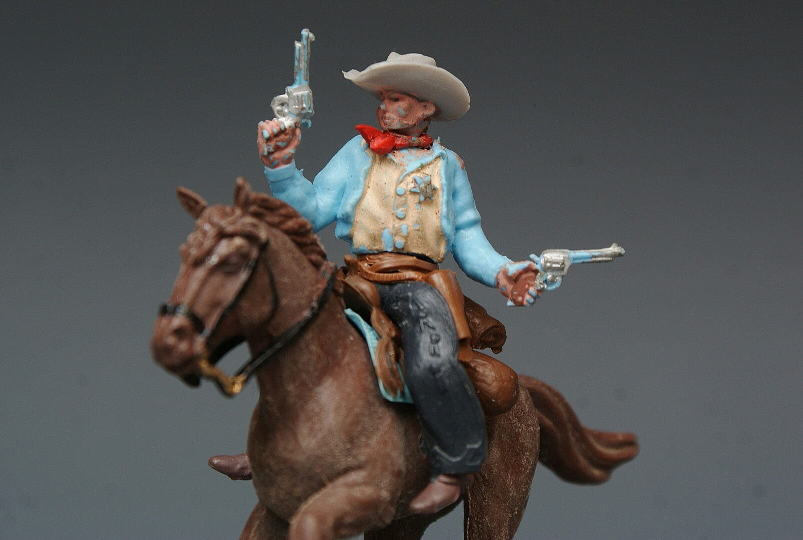 Figurine Britains Swoppets – Cowboy Sheriff Piéton, 2 Révolvers, Vintage
