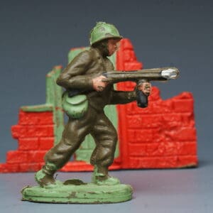 UNA Khaki Infantryman (Timpo Copy) & Battlefield Accessory