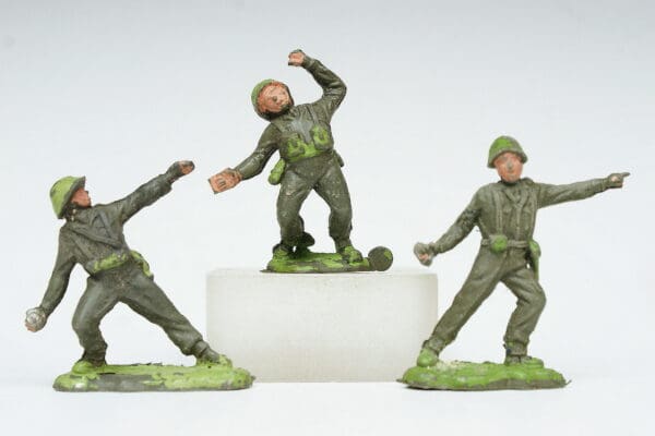 VP Khaki Infantry Variants - Plain Helmets with Factory Error
