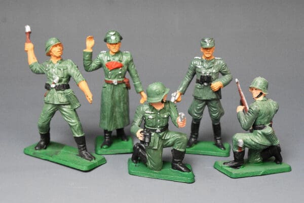 Starlux (France) 54mm German WW2 Wehrmacht Soldiers