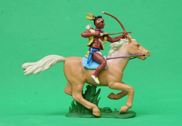 Swoppet Mounted Indian Brave with Bow & Arrow (Manhattan) - Image 3