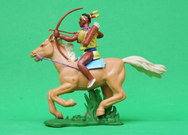 Swoppet Mounted Indian Brave with Bow & Arrow (Manhattan) - Image 2