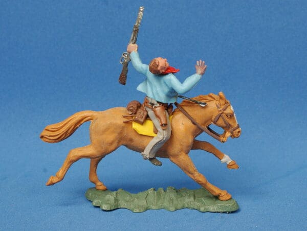 Herald Swoppet Mounted Cowboy Wounded by Arrow (LIGHT BLUE Torso) - Image 3