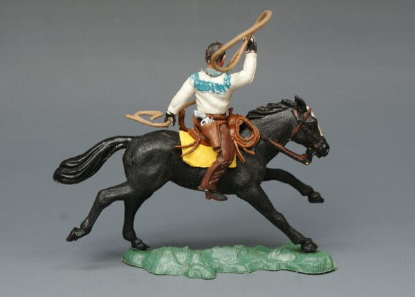 Herald Swoppet Mounted Cowboy with Lasso - 1958 Issue - Image 2