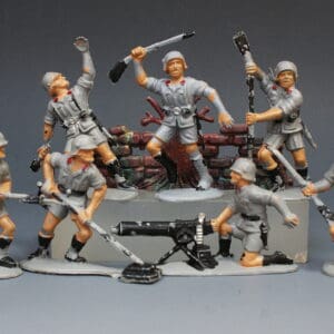 Charbens Part-set German Afrika Korps & Ruined Wall Accessory