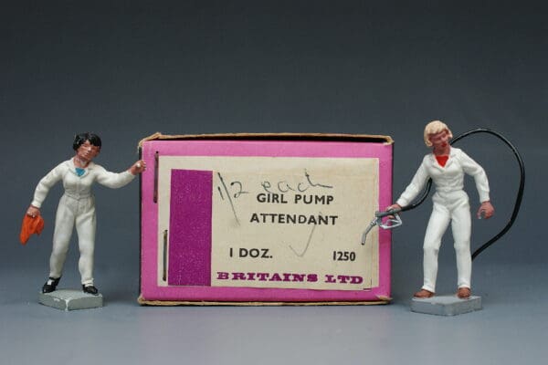 Britains Garage Personnel - Girl Attendants Plus Trade Box
