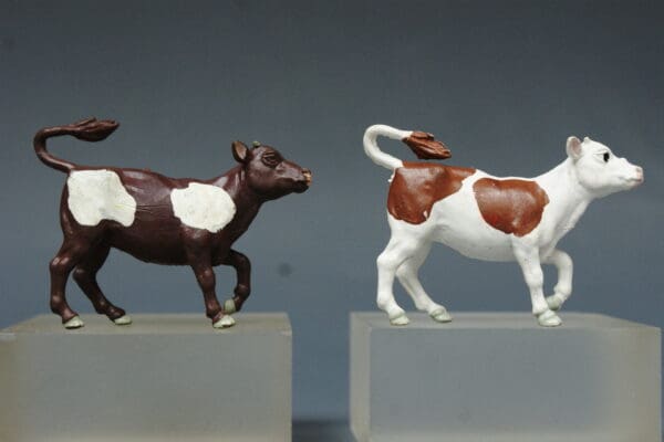 Britains Farm Models - DARK BROWN PVC Plastic Heifer Calf