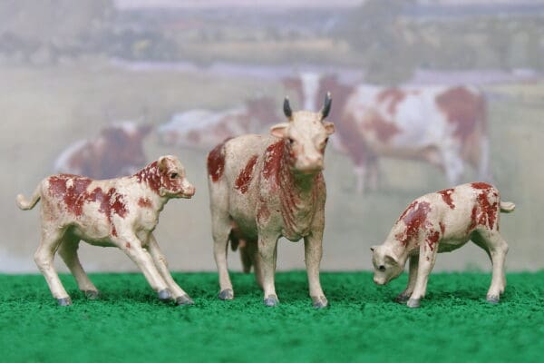 Herald 'Zang' Ayrshire Standing Cow & Calves - Spray-painted - Image 2