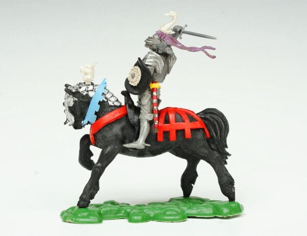 Swoppet C15th Century Mounted Knight Attacking - BLACK Horse - Image 3