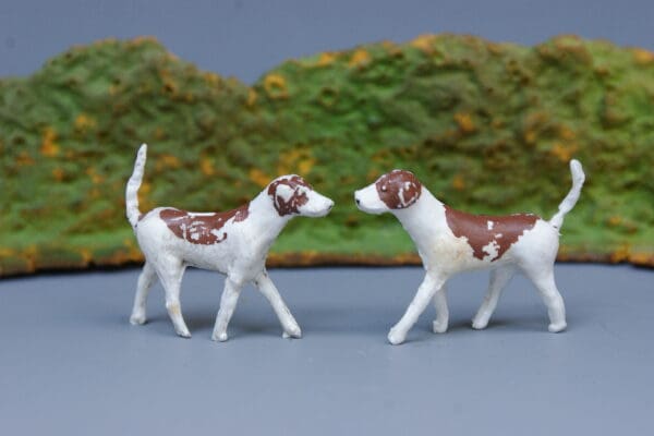 Hilco Rare Pair of Fox Hounds from Hunt Series
