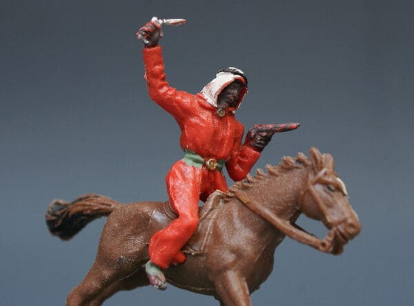 Crescent Mounted Arab with Pistol and Dagger & 2 On Foot - Image 3