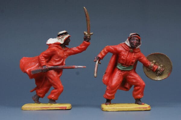 Crescent Mounted Arab with Pistol and Dagger & 2 On Foot - Image 4