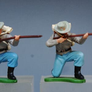 Britains "Eyes Right" Confederates Firing Kneeling
