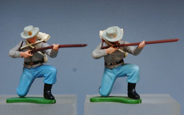 Britains "Eyes Right" Confederates Firing Kneeling