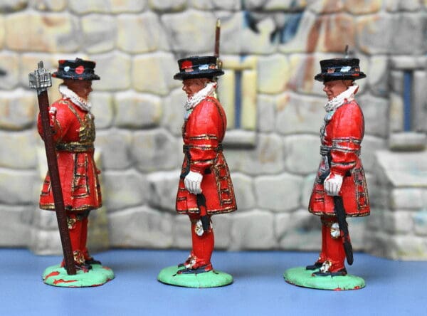 Cavendish Miniatures Yeomen Warders 'Beefeaters' (Manhattan) - Image 4