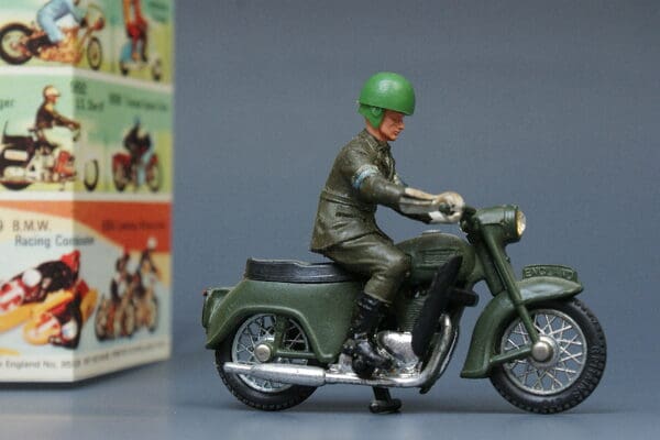 Britains Triumph Motorcycle Dispatch Rider - Image 3