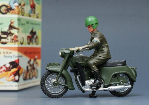 Britains Triumph Motorcycle Dispatch Rider - Image 2