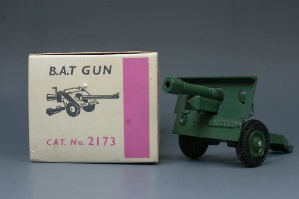Britains 25-Pounder Gun in B.A.T. Gun Box - Image 6