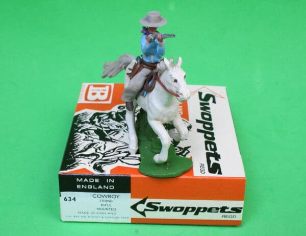 Swoppet Cowboy Firing Rifle Mounted (2nd Series WHITE Horse) - Image 4