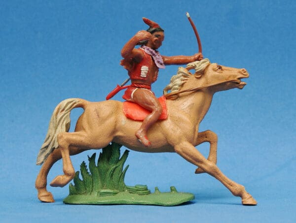 Swoppet Indian Brave with Bow Mounted (2nd Series Horse) - Image 4
