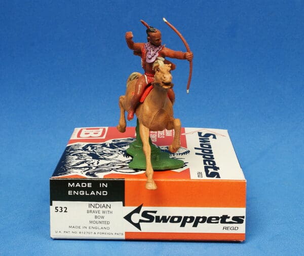 Swoppet Indian Brave with Bow Mounted (2nd Series Horse) - Image 2