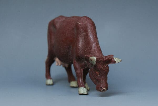 Britains Farm Brown PVC Cow Feeding - RARE! - Image 3