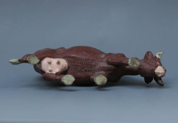 Britains Farm Brown PVC Cow Feeding - RARE! - Image 4
