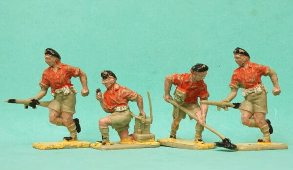 Crescent British 8th Army Toy Soldiers with RED Painted Shirts - Image 3